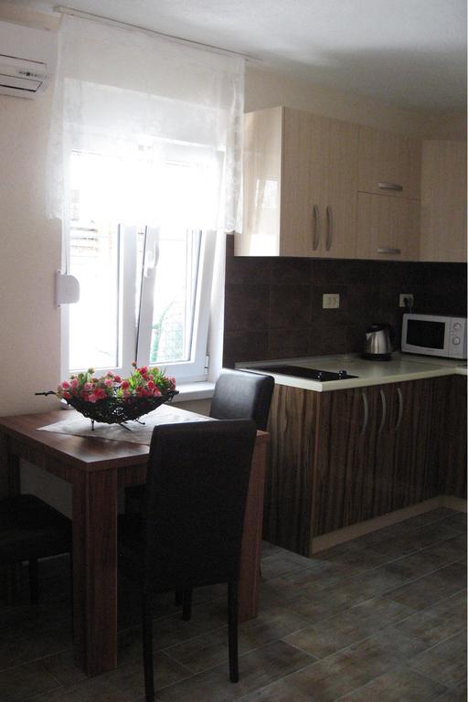 Smokva Apartments Herceg Novi Rum bild