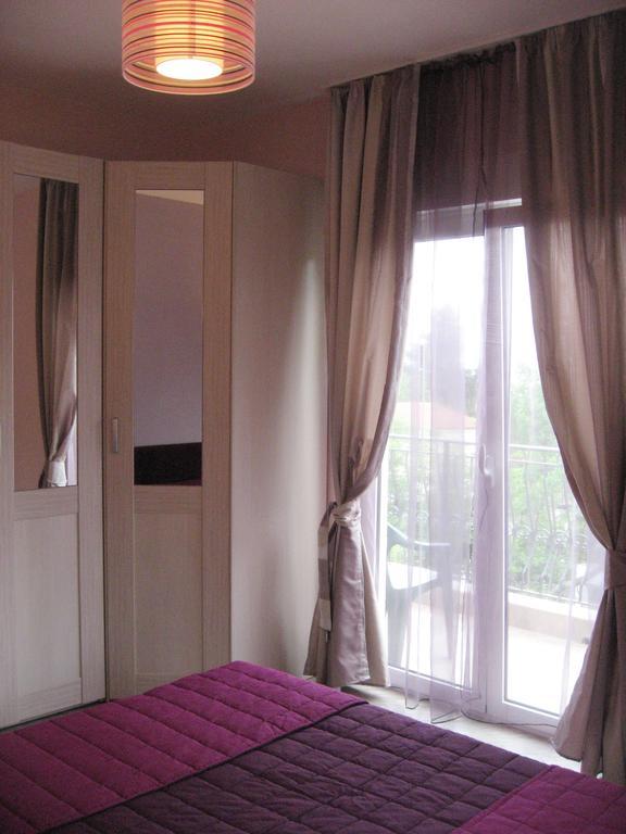 Smokva Apartments Herceg Novi Rum bild