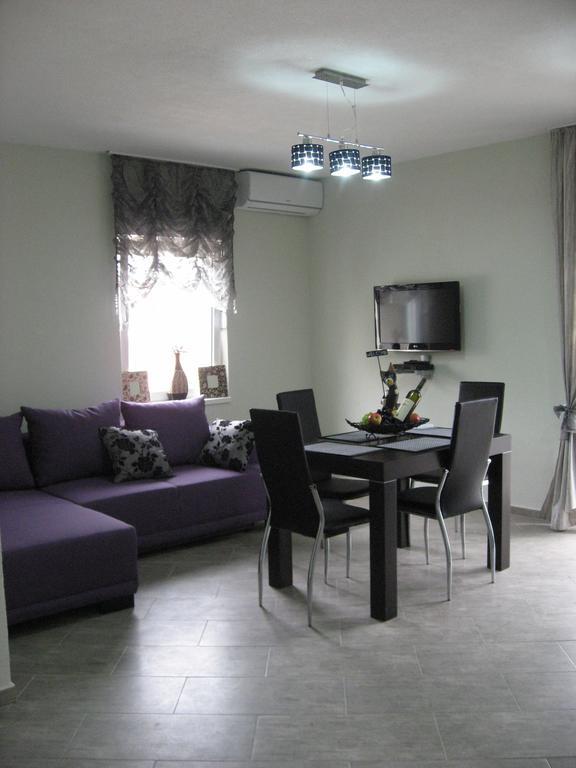 Smokva Apartments Herceg Novi Rum bild